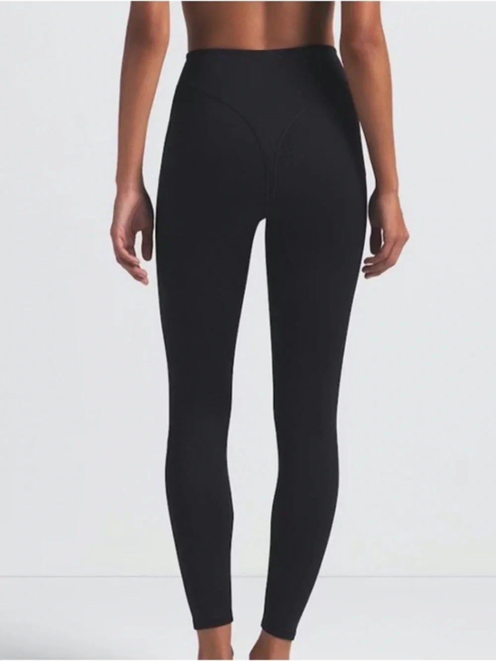 NWT NikeSkims Matte V-Panel 26” Leggings - Picture 2 of 6
